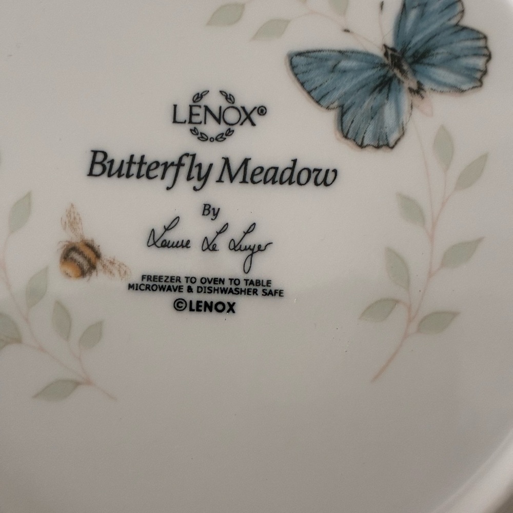 Lenox Butterfly Meadow by Louise La Luye 8.5” Serving Bowl set of 2 - Picture 3 of 3